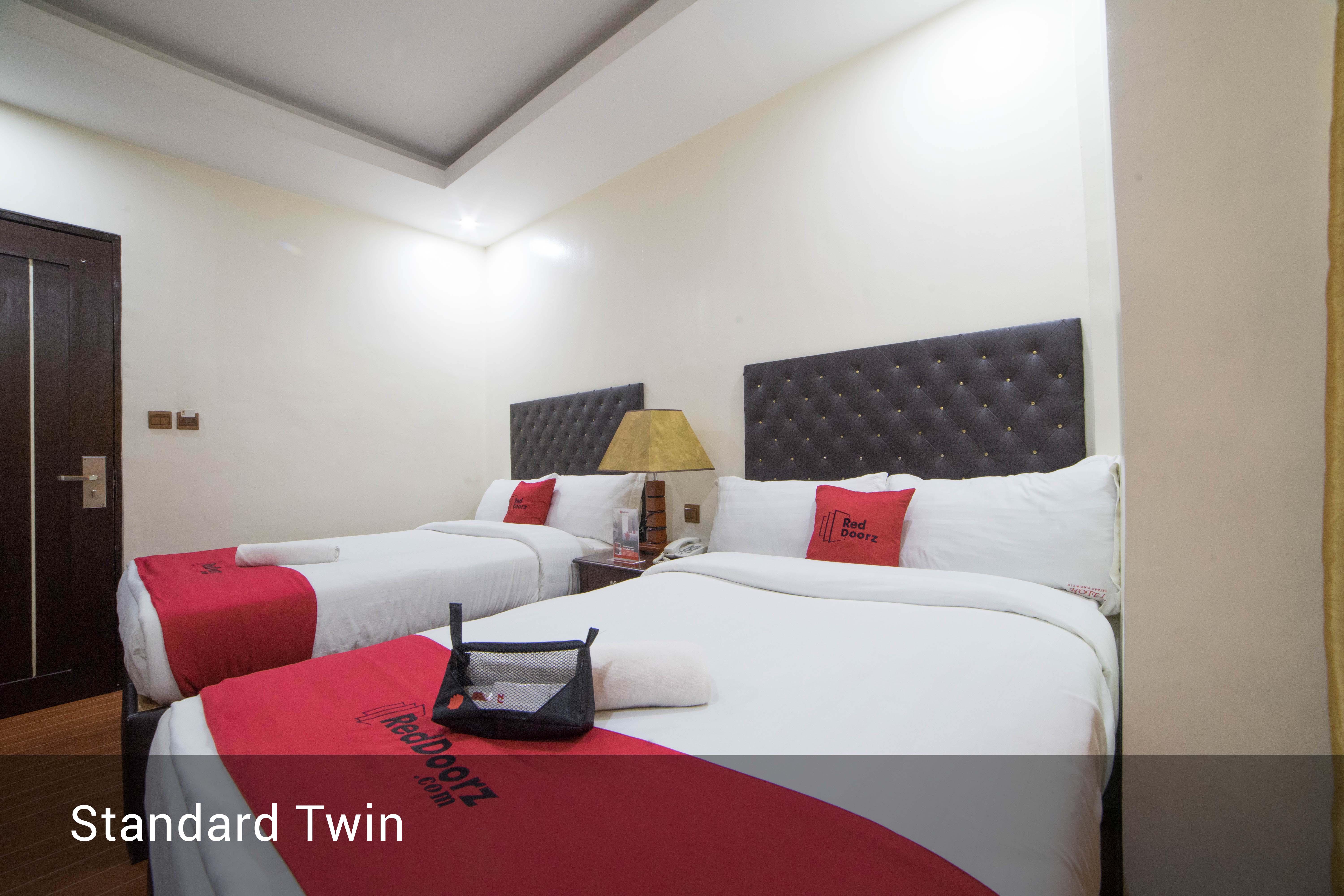 Reddoorz Plus @ Balibago Angeles City Екстер'єр фото