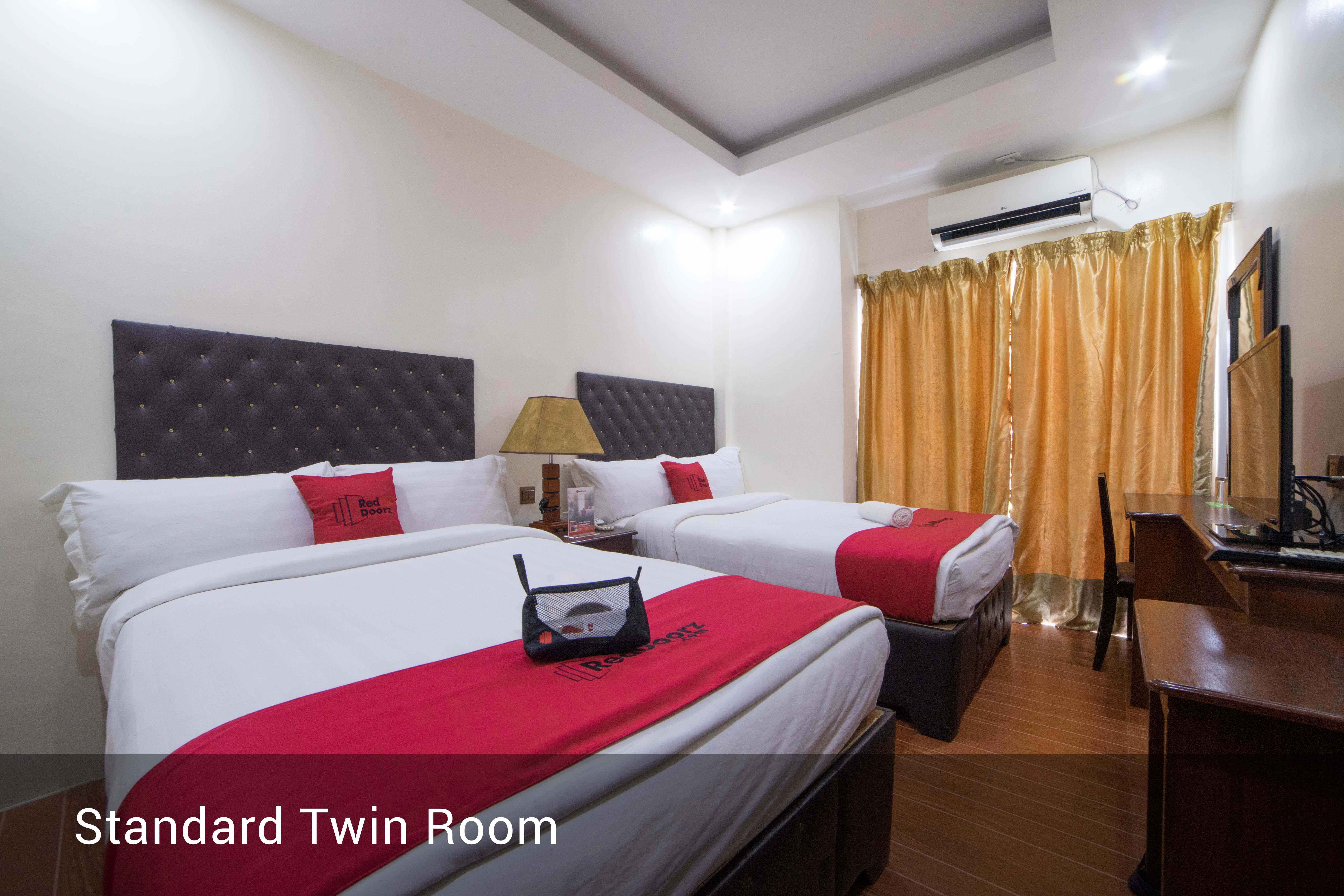 Reddoorz Plus @ Balibago Angeles City Екстер'єр фото
