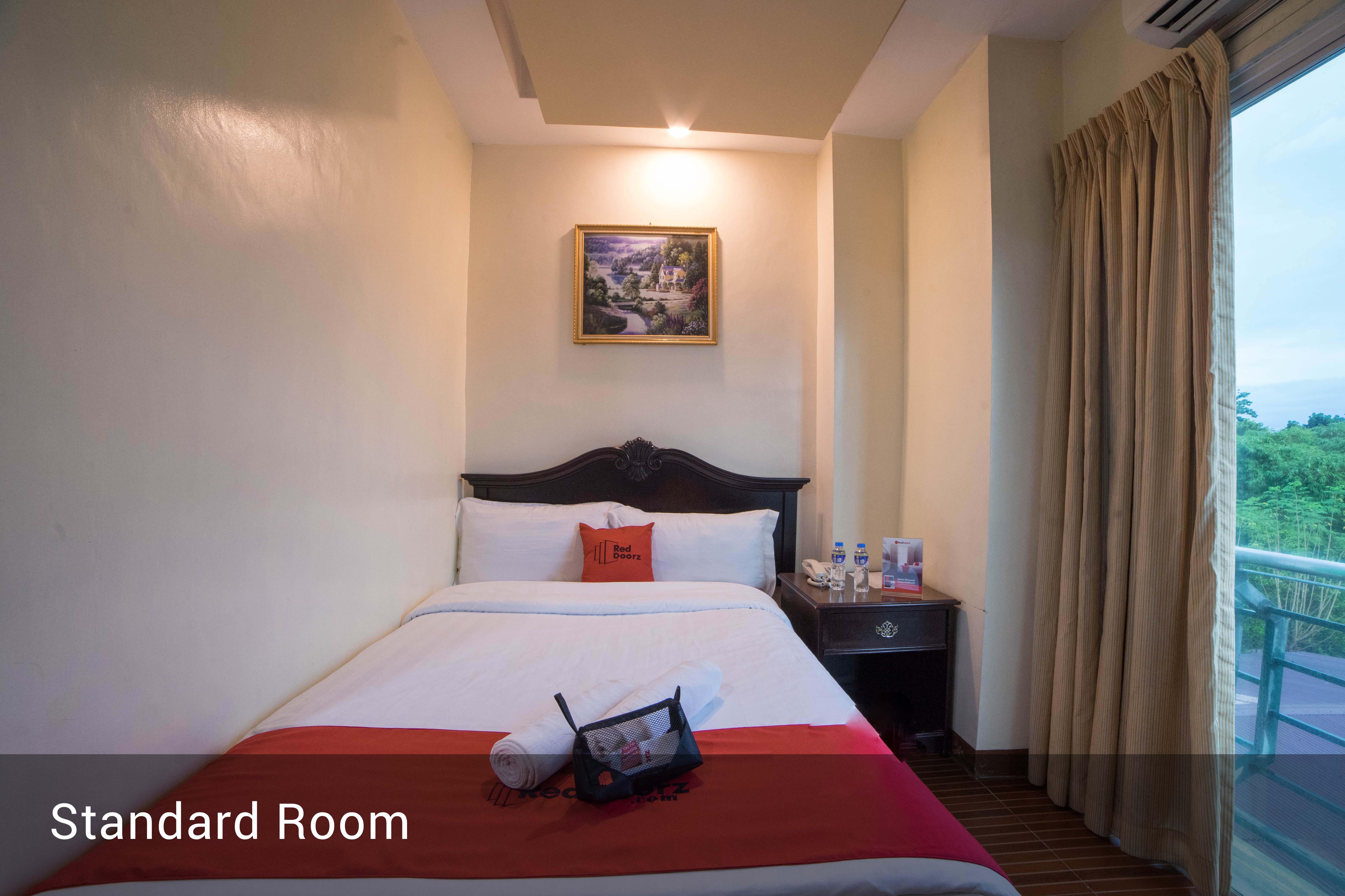 Reddoorz Plus @ Balibago Angeles City Екстер'єр фото