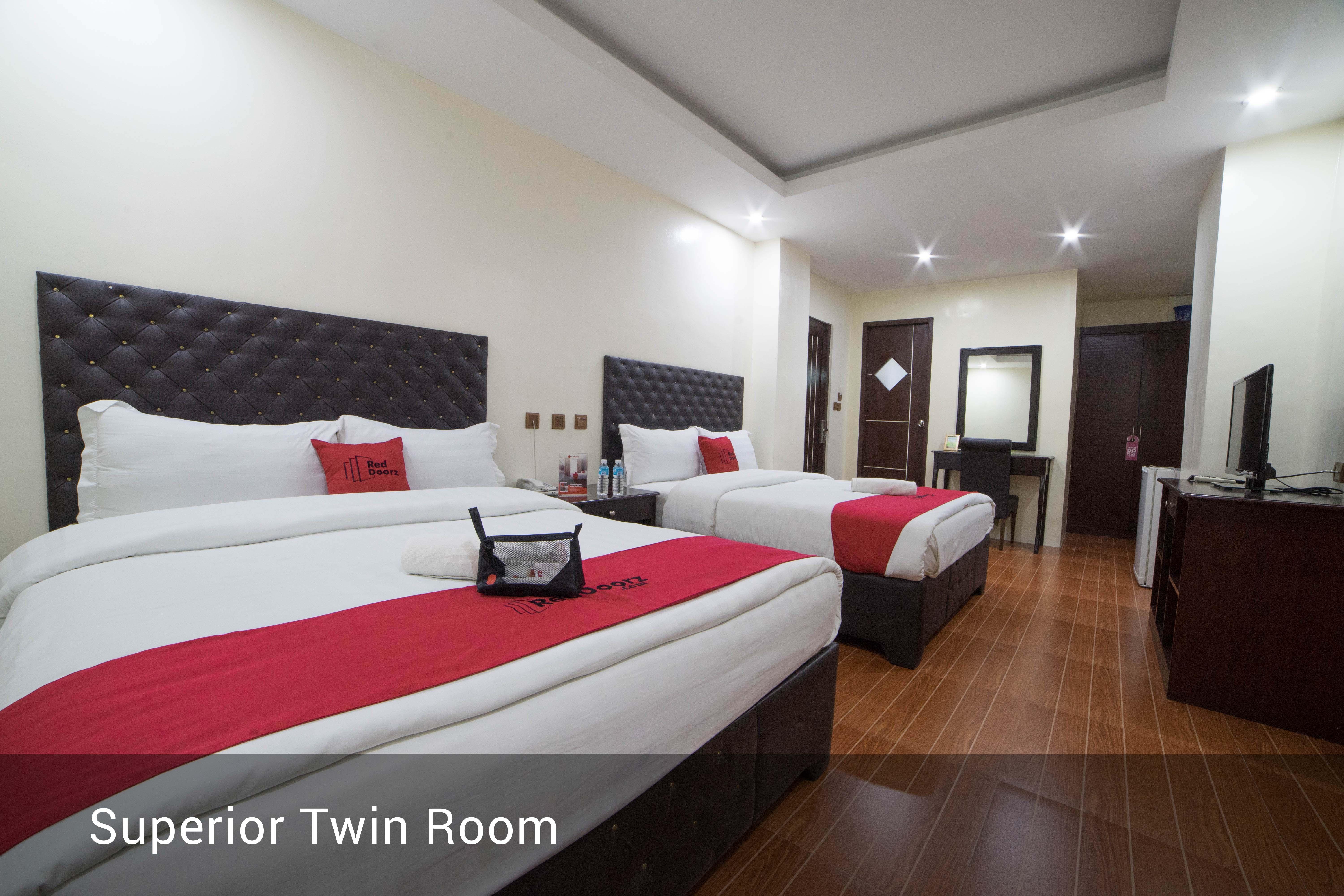 Reddoorz Plus @ Balibago Angeles City Екстер'єр фото